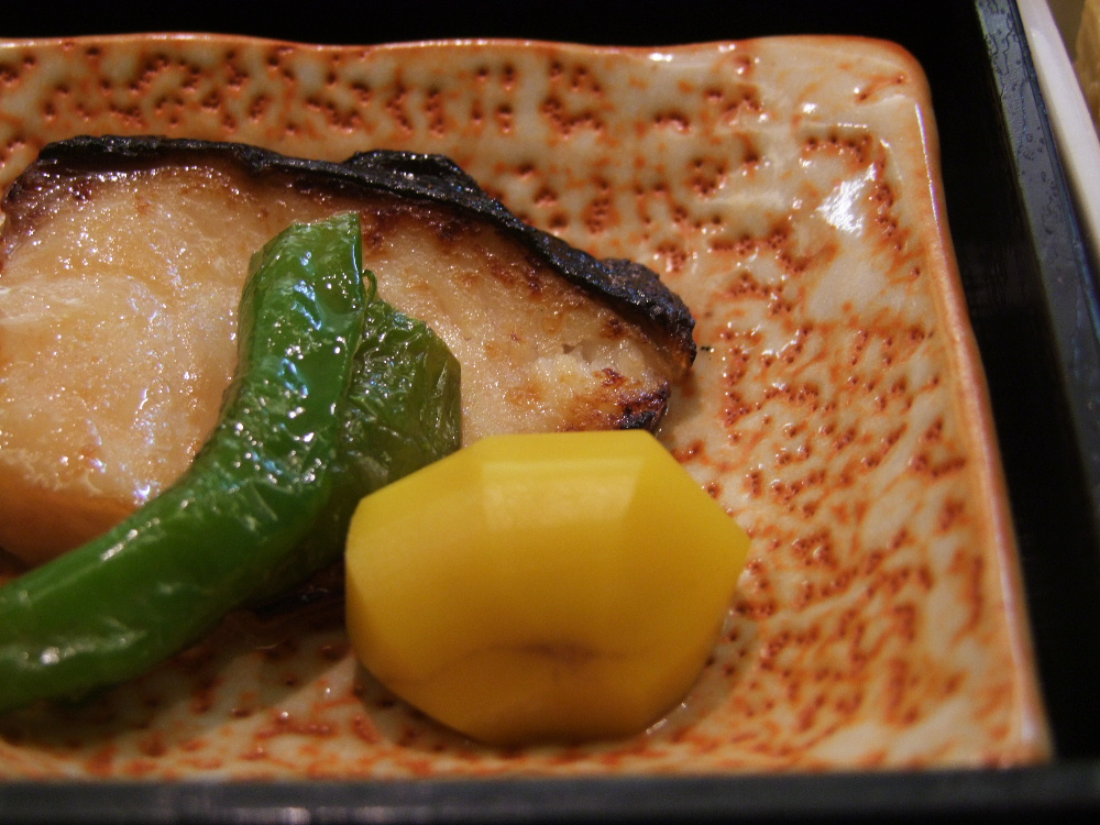 「麹町 紀尾井町 山ぐちのお昼のお弁当」_a0000029_11521445.jpg