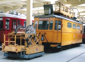 ウィーン市電事業用車の保存車_e0030537_126146.jpg