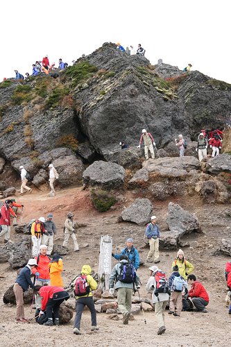 秋の安達太良登山　頂上_f0048546_8244698.jpg