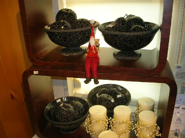 Goody GramsMOSAIC/BLACK~砕け散ったガラスが再び漆黒に輝いて魅せる造形美。_b0125570_1011677.jpg