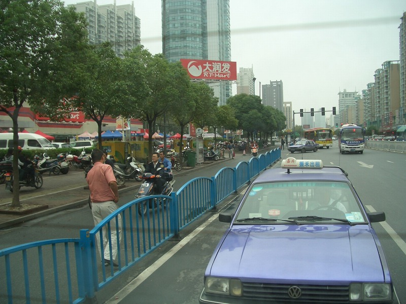 クラクションの多さに驚いた中国の道路交通事情_f0141310_0115650.jpg