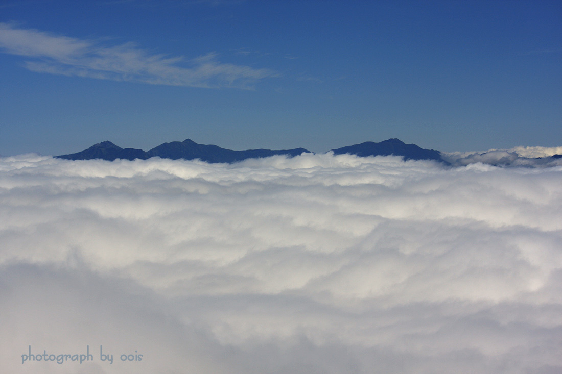 霧・・雲海と秋の雲と青空と_e0123723_1692062.jpg