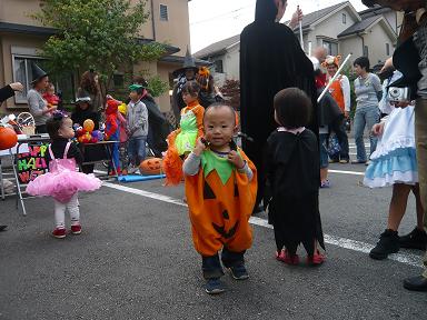 たっくんのハロウィンデビュー(・へ・)_a0103227_2257497.jpg