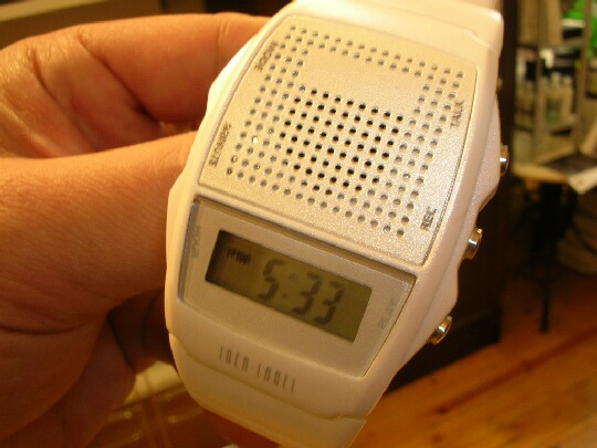あの\"TALKING ALARM WATCH\"が帰ってきた!?時計がしゃべって会話を録音して再生して、アラームは鳥の声?_b0125570_10572094.jpg