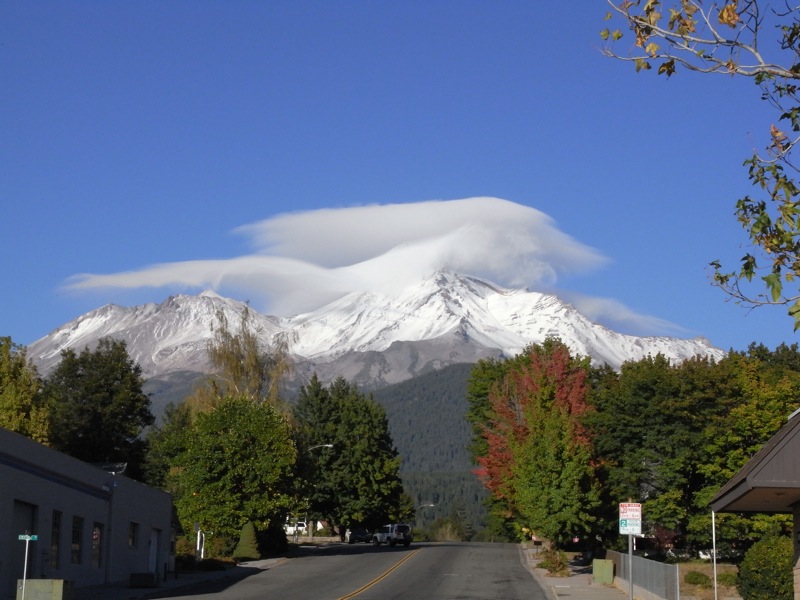 Shasta-4:シャスタの雲とバナナブレッド_c0173978_2012982.jpg