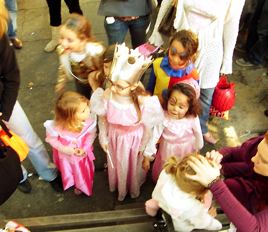 ケイティ姫のハロウィン・ライブに遭遇　2008_b0007805_1353329.jpg