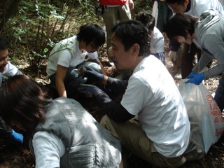 富士山ゴミ拾い大会に参加/文・ルー大柴_a0083222_12315529.jpg