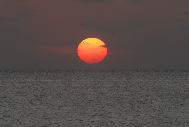 海と夕日 南の島の風景 宮古島