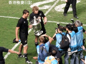 f0190653_2282361.gif