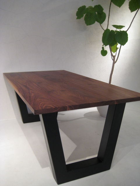 V DINING TABLE_c0146581_13573465.jpg