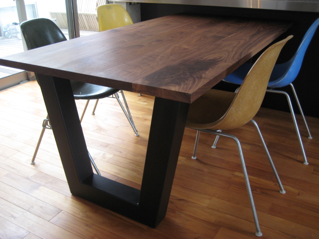 V DINING TABLE_c0146581_13581227.jpg