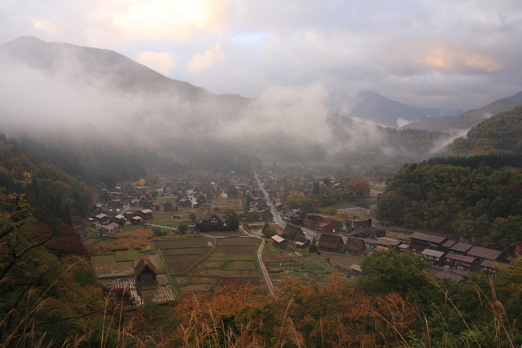 白川郷の朝景_b0116600_935539.jpg