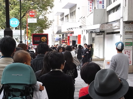 偶然・・だって知らなかったんだもん・・ハンバーガーの新店! 表参道 クォーターパウンダー_b0098884_18283147.jpg
