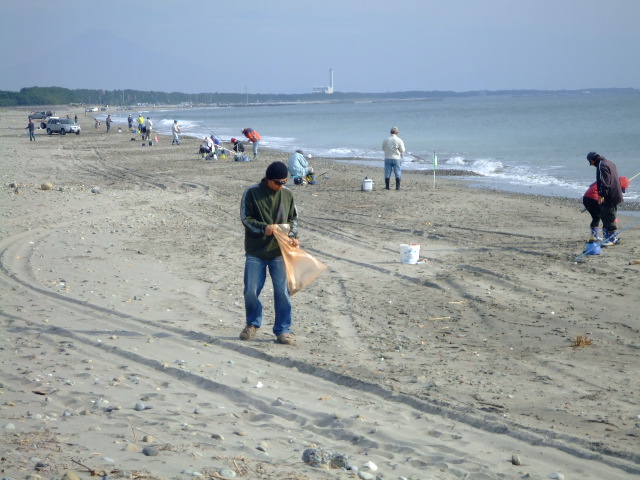 BEACH CLEAN_a0074985_1025638.jpg