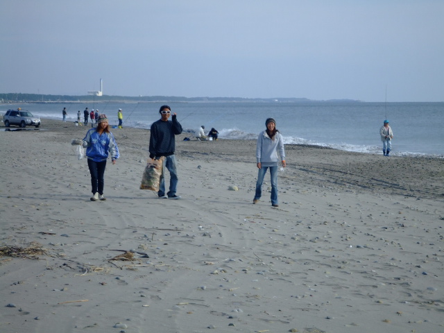 BEACH CLEAN_a0074985_1026287.jpg