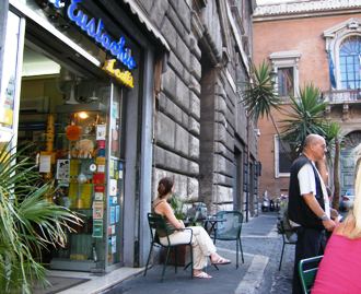 ローマの超美味しいコーヒー店_b0148594_13122549.jpg