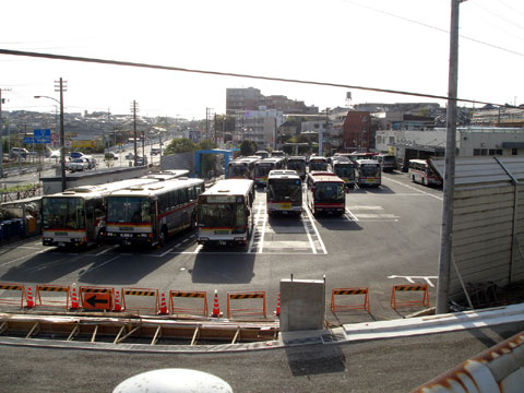 青葉台営業所でも拡張工事? 東急バスギャラリー 別館