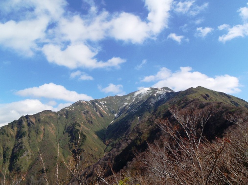 茂倉岳~谷川岳縦走1 晴天の茂倉尾根_c0177814_1124063.jpg