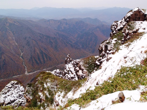 茂倉岳~谷川岳縦走2 氷と岩の尾根_c0177814_10423041.jpg
