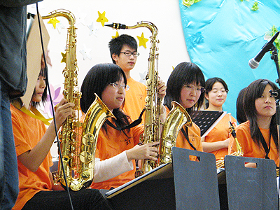 SEEDS & JAZZ-21 南小立野小学校「お届けコンサート」に出演!_e0118827_2182738.jpg