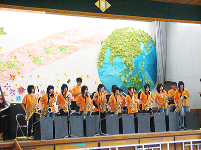 SEEDS & JAZZ-21 南小立野小学校「お届けコンサート」に出演!_e0118827_2193638.jpg