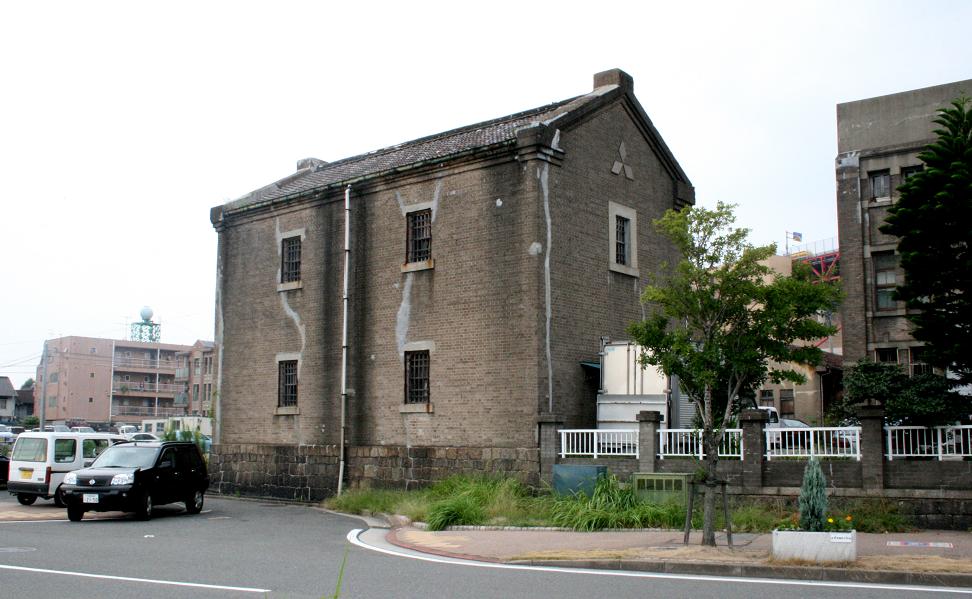 「警官の血」ロケ地 ラー油の味と旅行者の匂い? 北九州のまちづくり7_a0107574_20512115.jpg