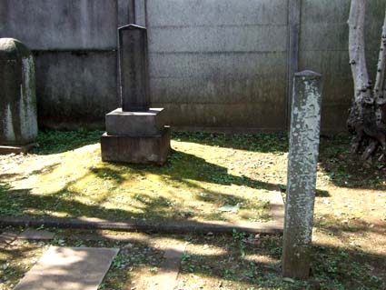 林氏墓地 お邪魔してまいりました_d0080566_17541953.jpg