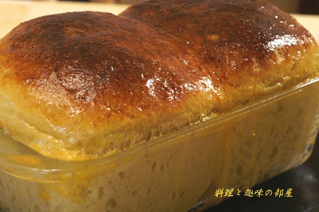 イギリスパン作り(南瓜入り)／朝ご飯のご紹介です。_b0033423_12583730.jpg