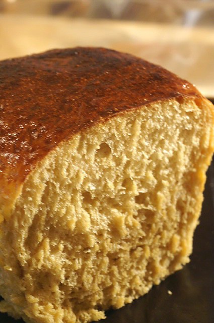 イギリスパン作り(南瓜入り)／朝ご飯のご紹介です。_b0033423_1342647.jpg