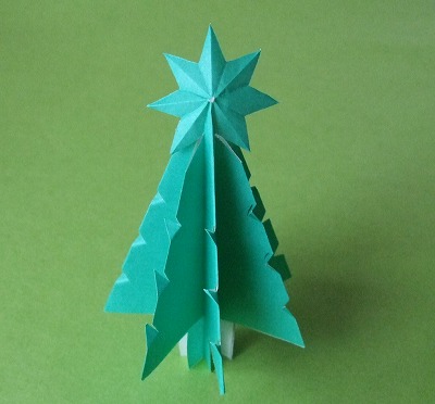 折り紙のクリスマスツリー_a0100603_16525170.jpg