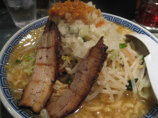 出張二十一日目(最終日) 麺屋こうじの「角ふじラーメン大盛」¥800@柏_b0042308_23205952.jpg