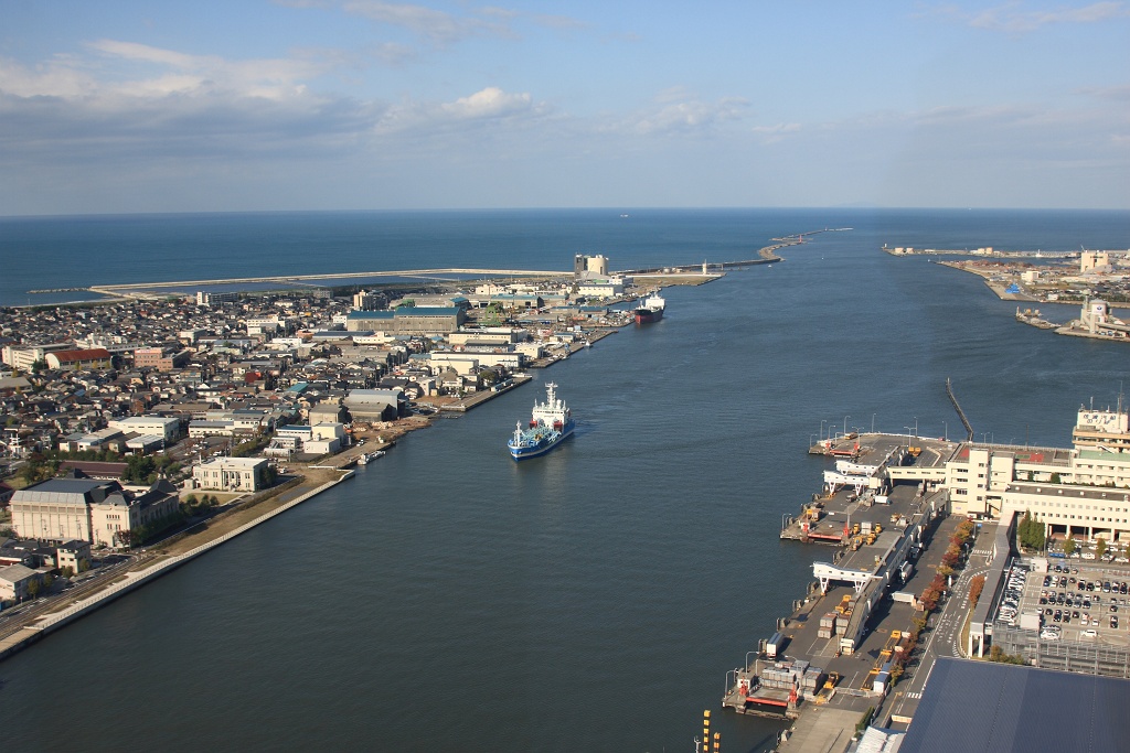 信濃川河口 新潟アッジェ