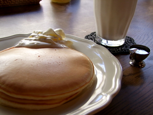 入谷 イリヤプラスカフェのホイップクリームパンケーキ じぶん日記