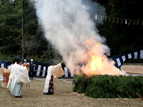 伏見稲荷-火焚き祭_e0048413_20195599.jpg