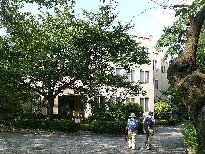 神戸女学院　めぐみ会館_c0094541_17103923.jpg