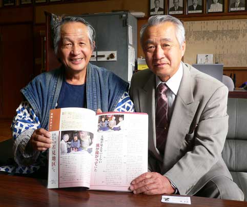 伊良湖小学校　祖父母学級　全校生徒４０名　凧づくり教室で～す。_b0120982_20314628.jpg