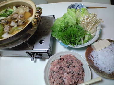 おうちご飯 鶏だんご鍋~♪_e0123286_2055953.jpg