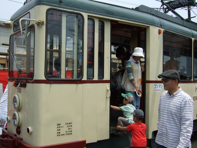 広電路面電車クロニクル　200形②_f0029441_1262394.jpg