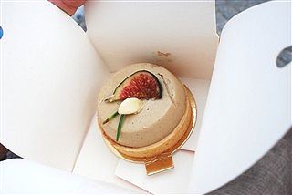 食べてるか、歩いてるか。_c0116714_2364096.jpg