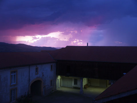 e0103195_232354.jpg