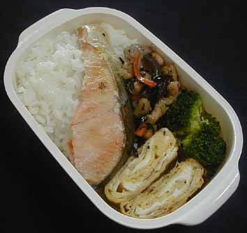 しゃけ弁当_e0126576_13171465.jpg