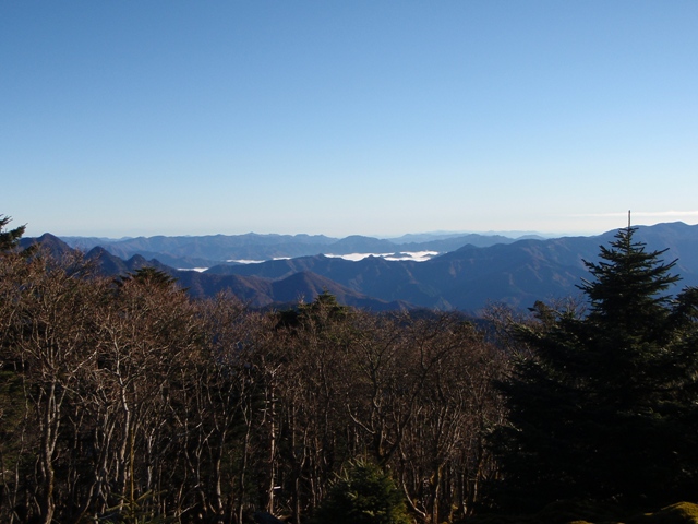 気まぐれ双門弥山バックパッキング20081112~13(二日目)_c0147398_0343322.jpg