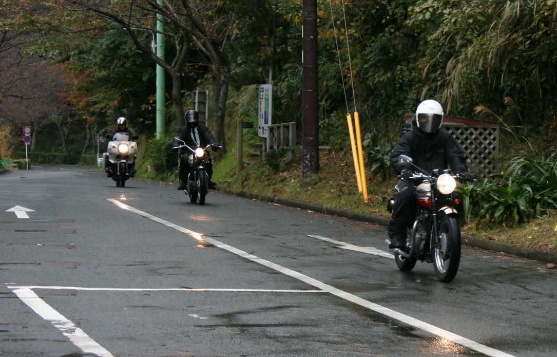 今年も　雲見　にTriumph　の集まる季節が来た。_e0003910_16462644.jpg