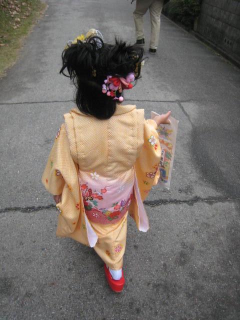 次女、七五三(゜дÅ)ホロリ _f0109257_8243683.jpg