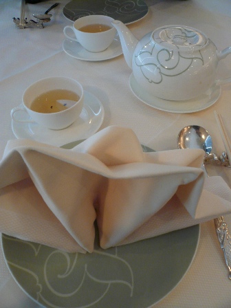ホテルのお上品飲茶「Lai Wah Heen　麗華軒」_a0100975_11352064.jpg