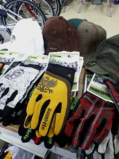 SOMBRIO ソンブリオ MTB グローブ オマケ付 ソンブリオ入荷です。 : 鳴木屋輪店