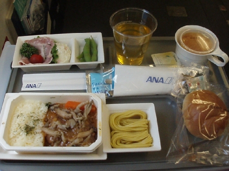 ANA　機内食でも・・・_b0092475_19562553.jpg