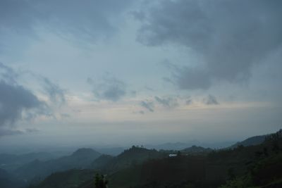 独特な雰囲気の「チュト寺院」_c0176203_17263137.jpg