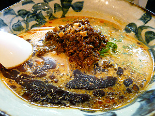 麪家 ひばり@学園 ★☆ (刺激的・豚骨・坦々麺・期間限定)_f0080612_13151782.jpg