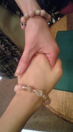 Happy hand to hand_f0126121_2343774.jpg